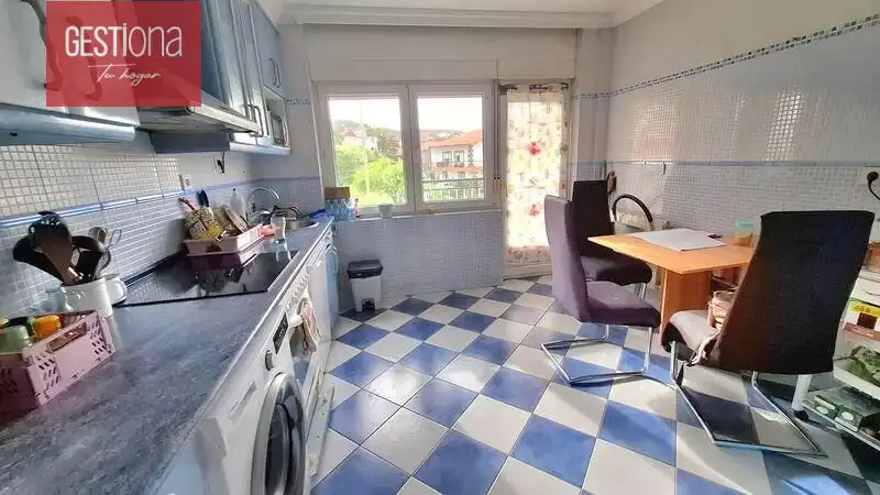 Cocina de Apartamento en venta en Bárcena de Cicero con Calefacción, Terraza y Balcón