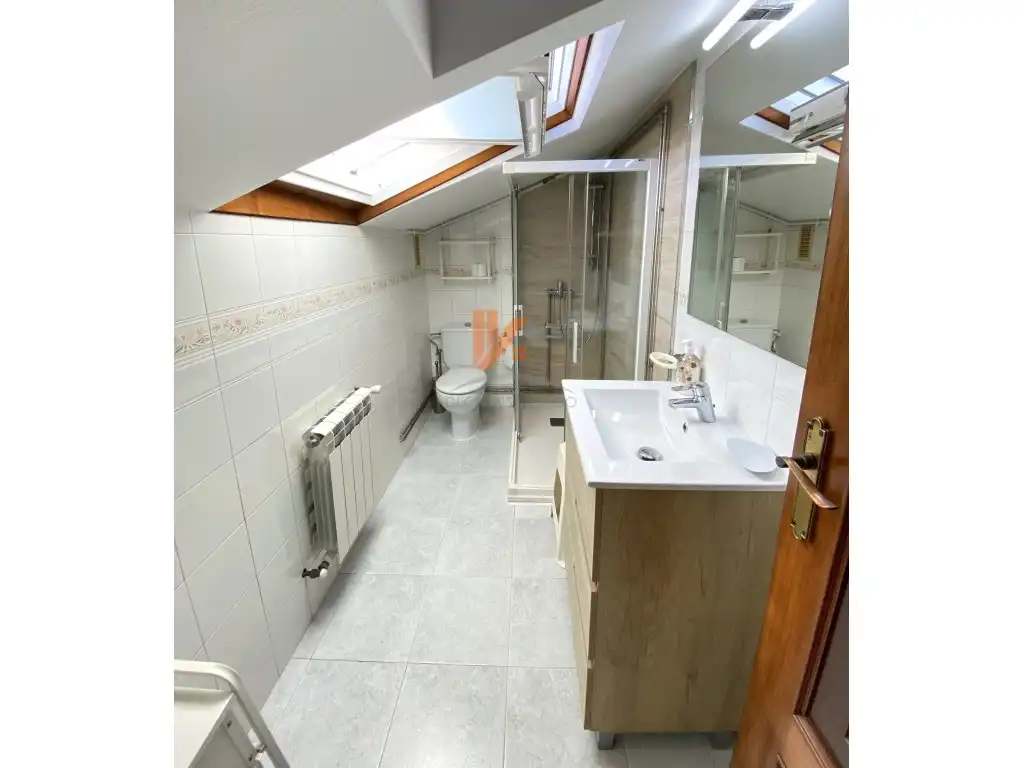 Baño de Piso de alquiler en Santiago de Compostela  con Amueblado