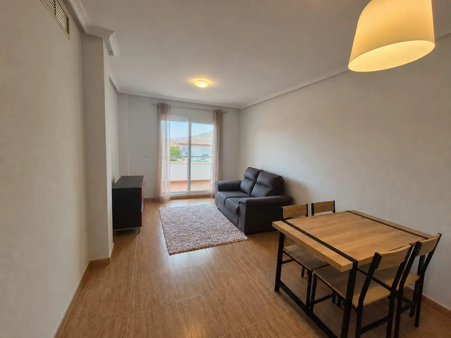 Sala de estar de Piso de alquiler en La Unión con Amueblado, Balcón y Alarma