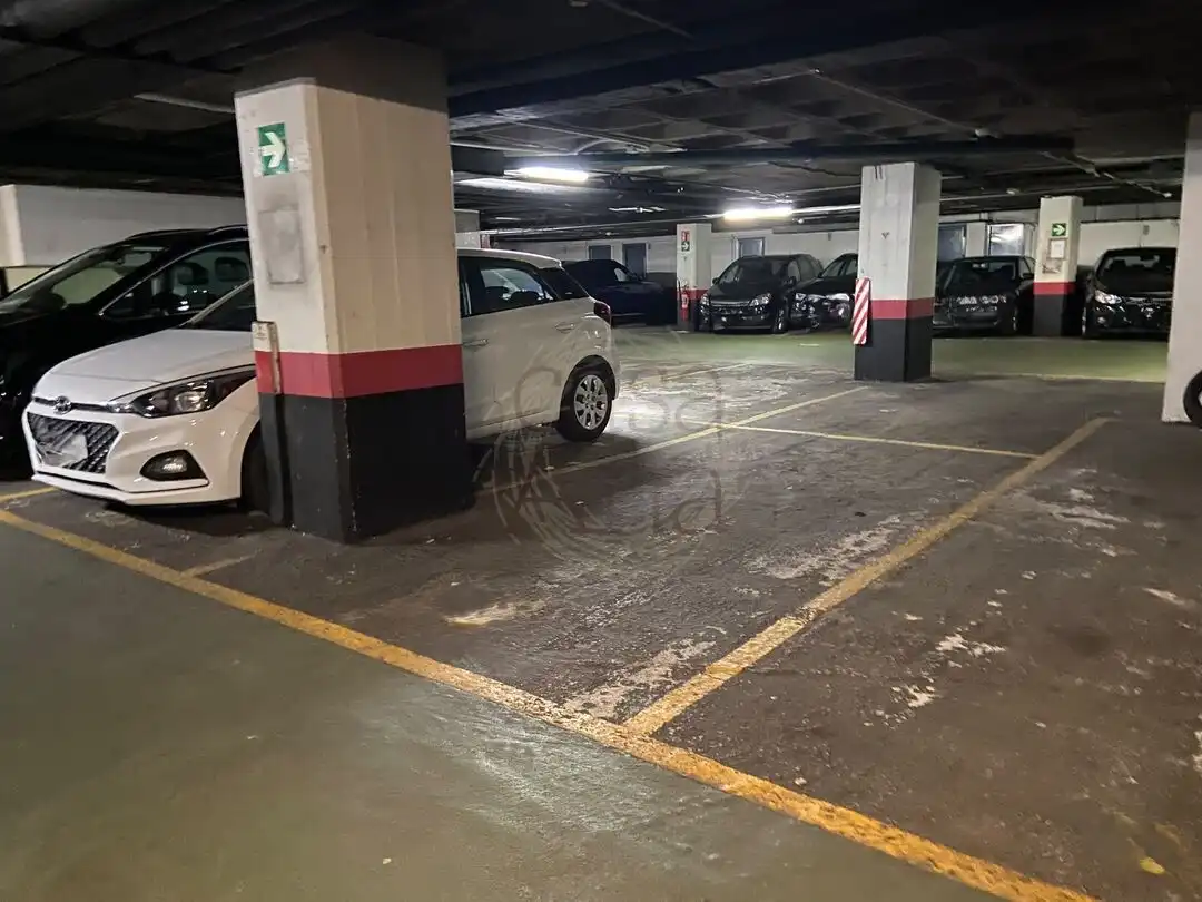 Parkplatz zur Miete in Calle María Díaz de Haro, imagen 10