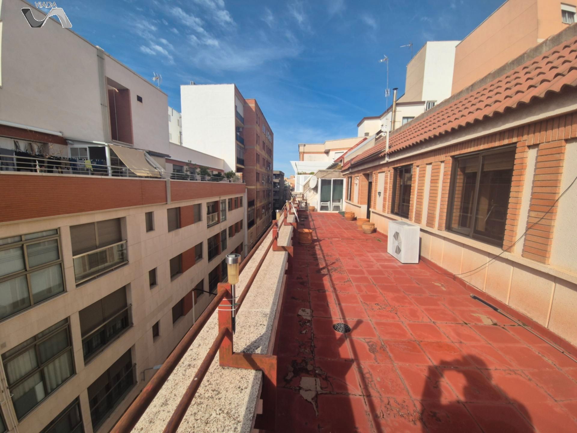 Vista exterior de Àtic en venda en Puertollano amb Aire condicionat, Calefacció i Terrassa