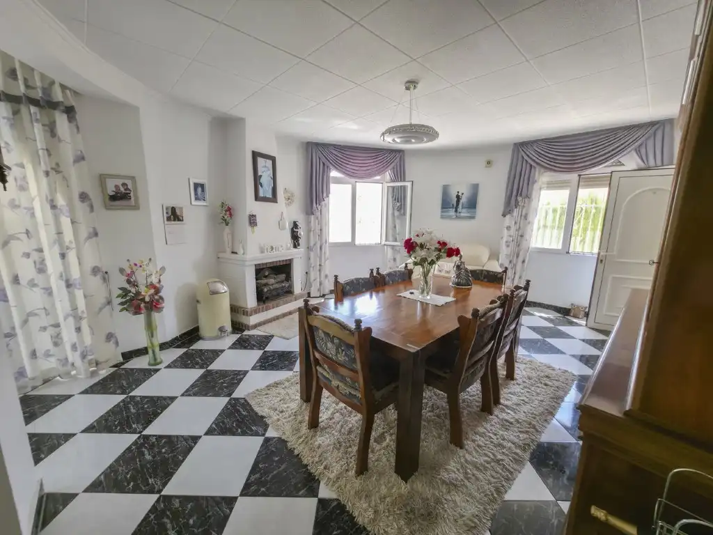 Comedor de Casa o chalet en venta en Torrevieja con Aire acondicionado, Jardín privado y Amueblado