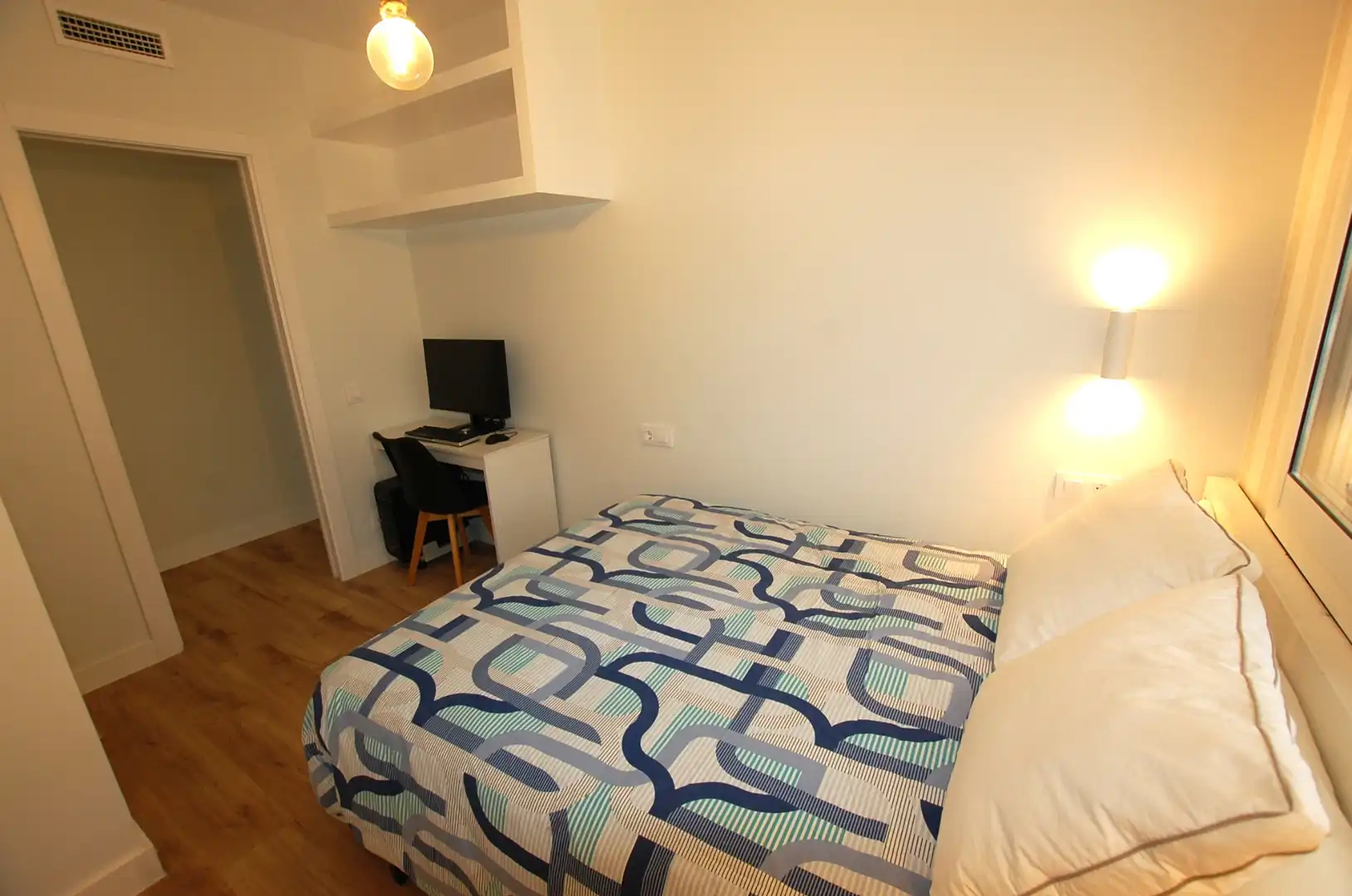 Dormitori de Pis en venda en Castelldefels amb Aire condicionat, Parquet i Terrassa