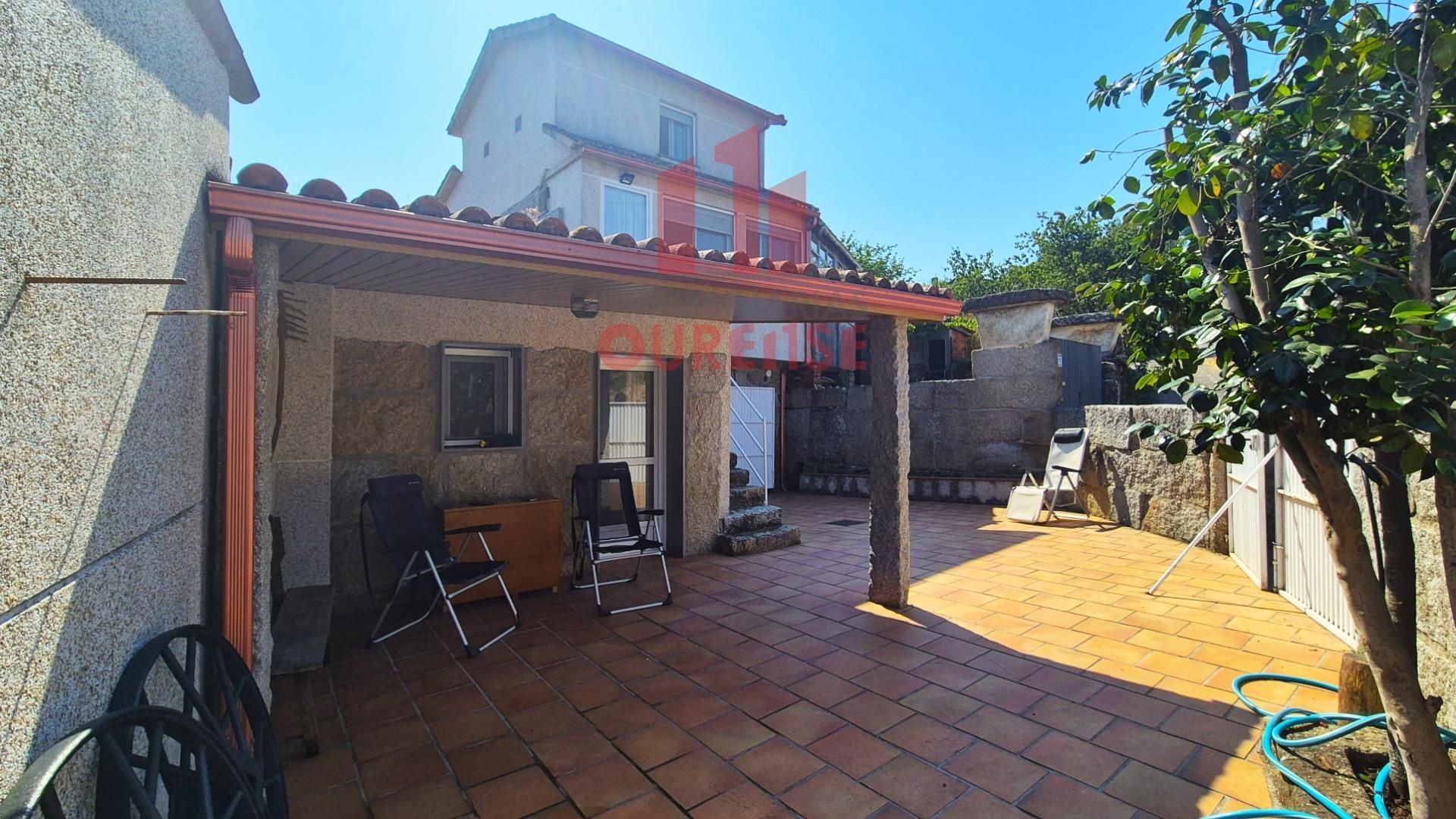 Vista exterior de Casa o xalet en venda en San Cibrao das Viñas