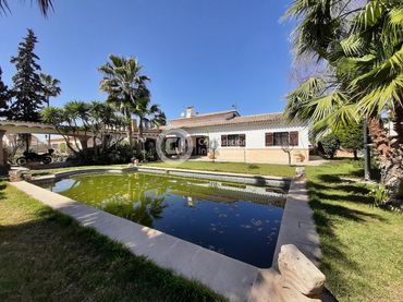 Villa con piscina in vendita a Pedanías Centro