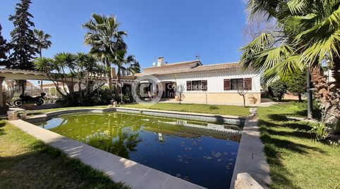 Chalet de grandes dimensiones y Piscina en El Campillo