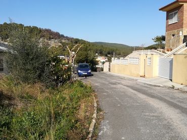 Terreny residencial en venda a Roma-Els Rosers