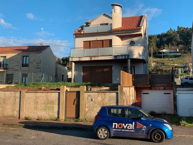 Exterior view of House or chalet to rent in Vilagarcía de Arousa  with Heating, Private garden and Parquet flooring