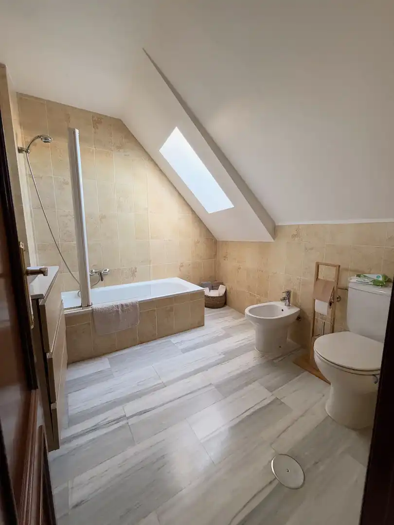 Baño de Dúplex en venta en Martos con Aire acondicionado, Terraza y Balcón