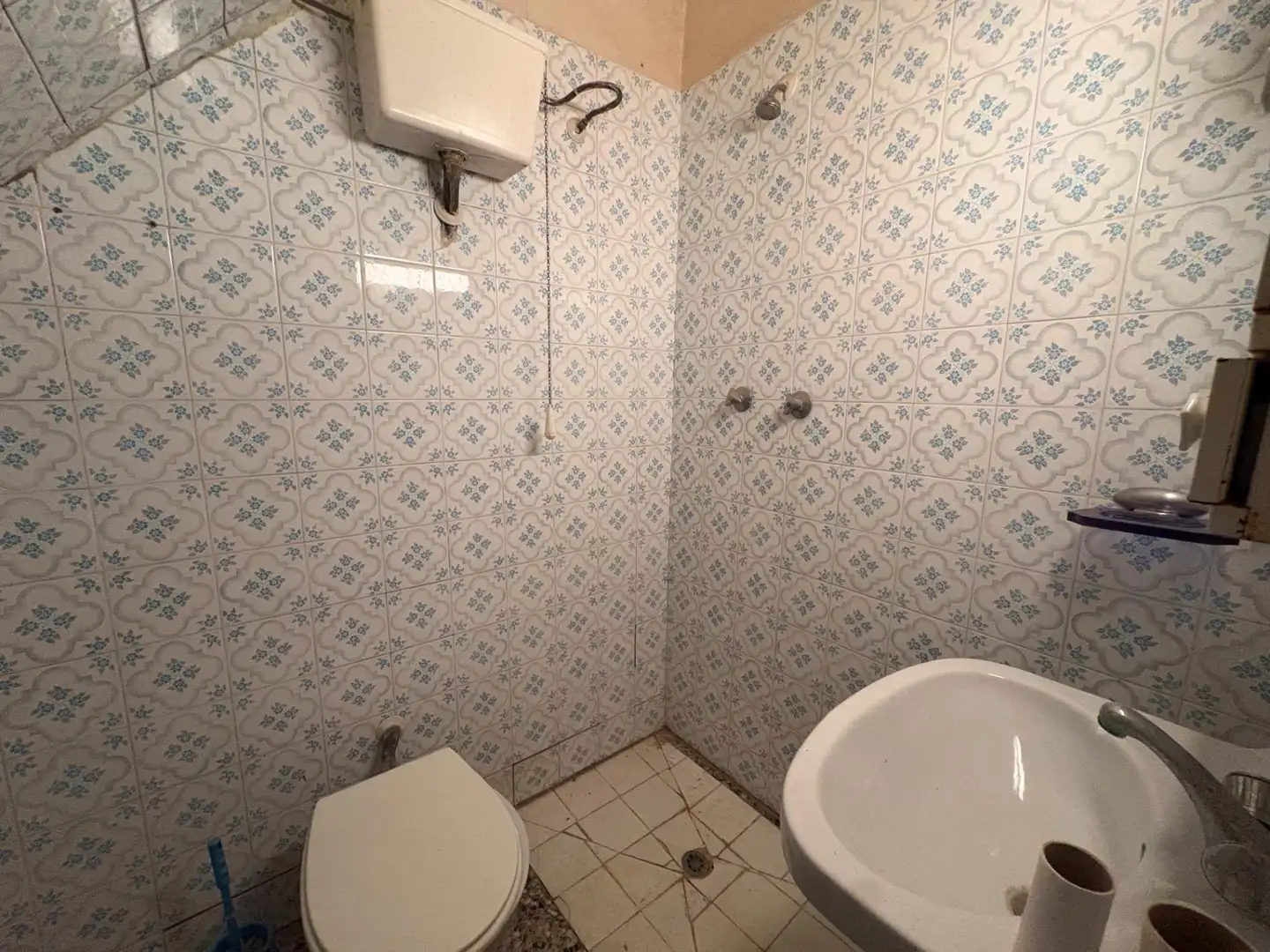 Bathroom of Houses for sale in Gestalagar