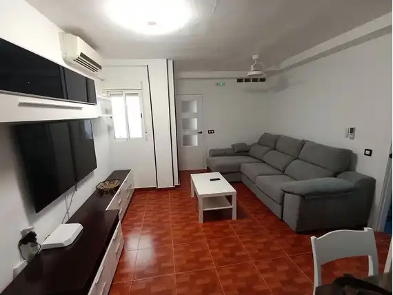Sala d'estar de Pis de lloguer en Linares amb Aire condicionat, Calefacció i Moblat