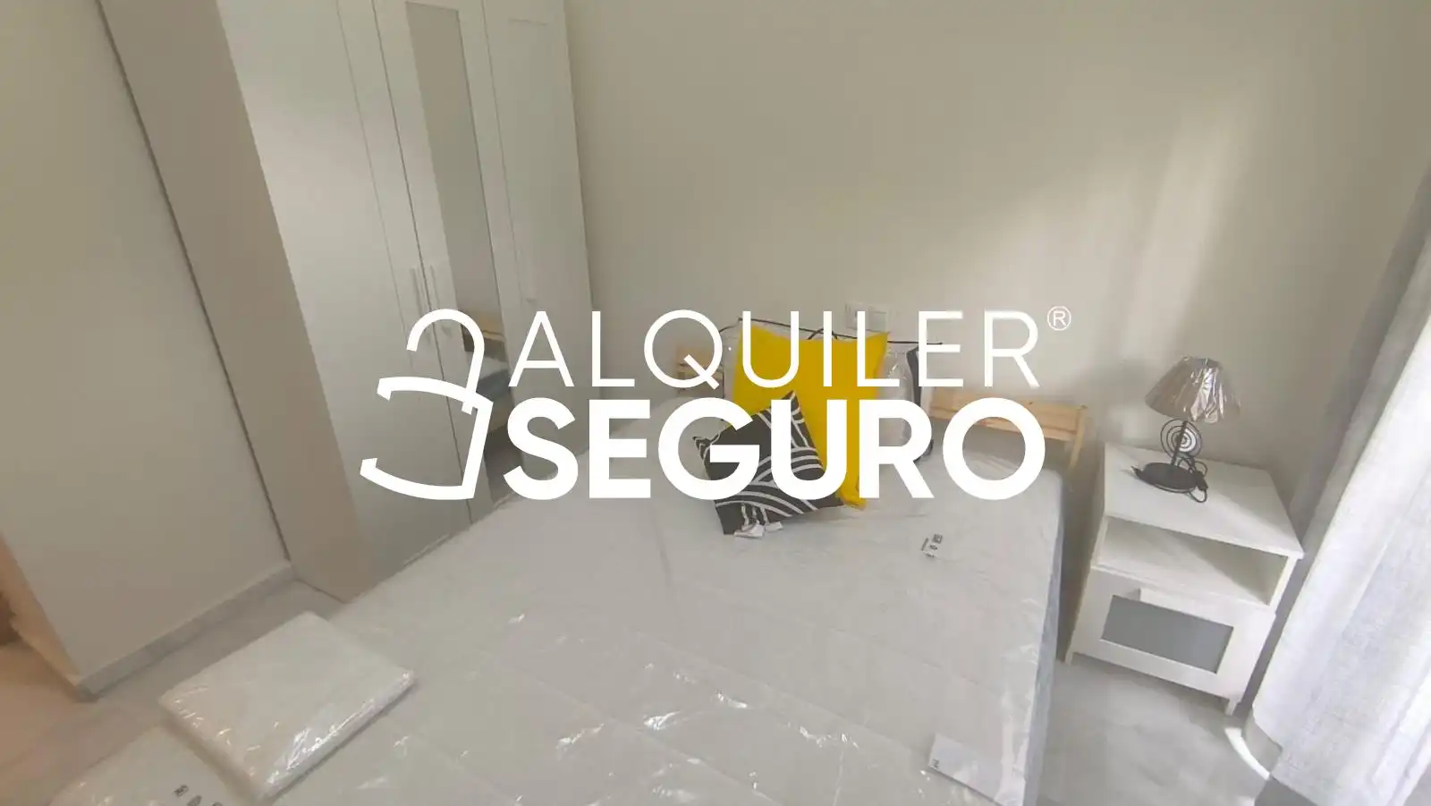 Bedroom of Flat for rent in Sevilla  with Air Conditioner and Furnished