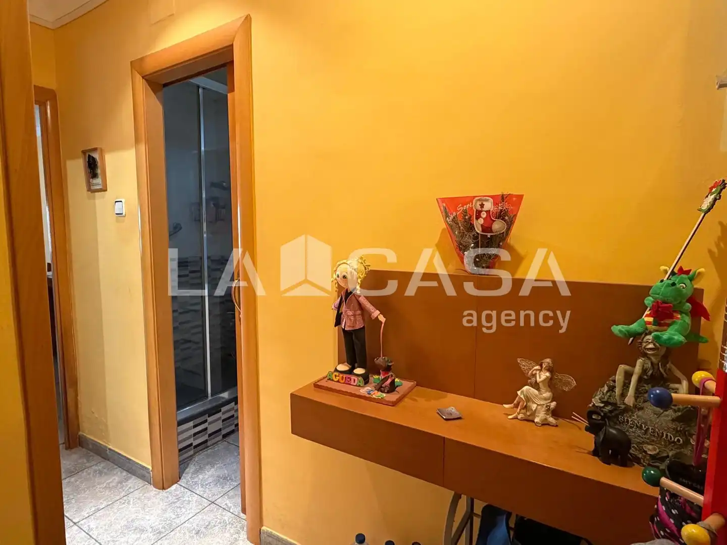 Piso en venta en Santa Coloma de Gramenet con Amueblado, Horno y Balcón