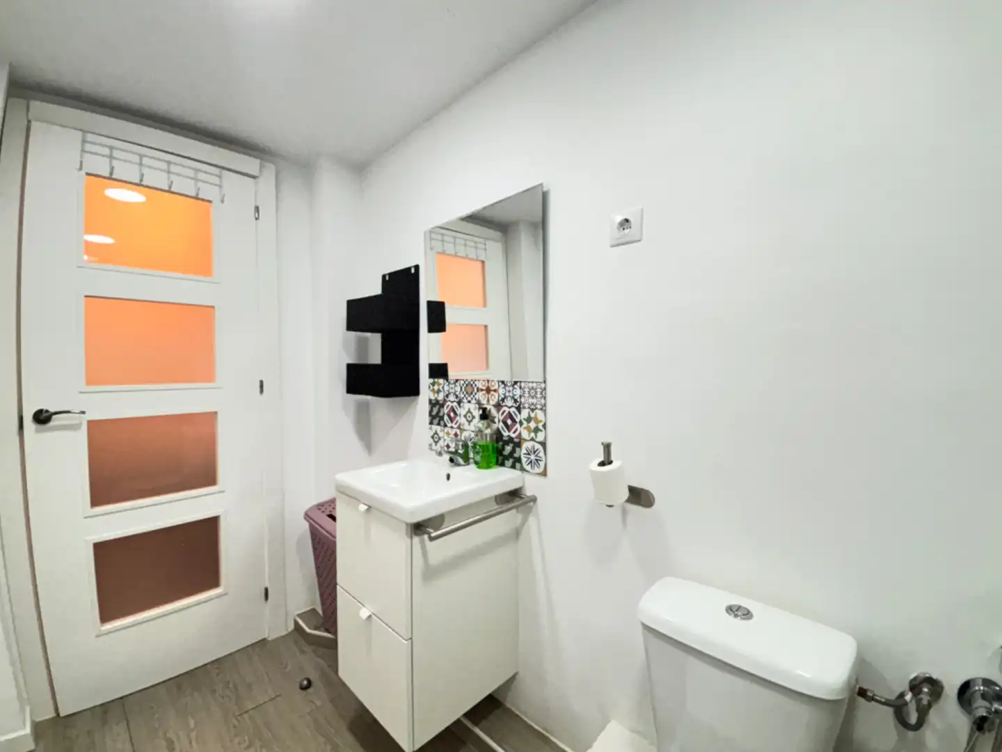 Bathroom of Flat for rent in Madrid  with Air Conditioner, Heating and Furnished