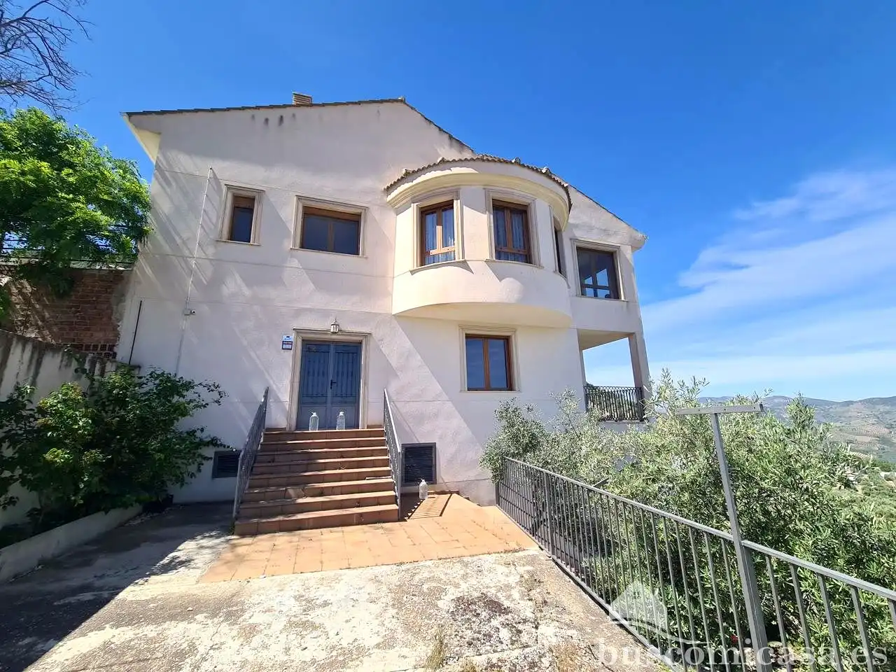 Vista exterior de Casa o xalet en venda en Huelma amb Aire condicionat, Calefacció i Jardí privat