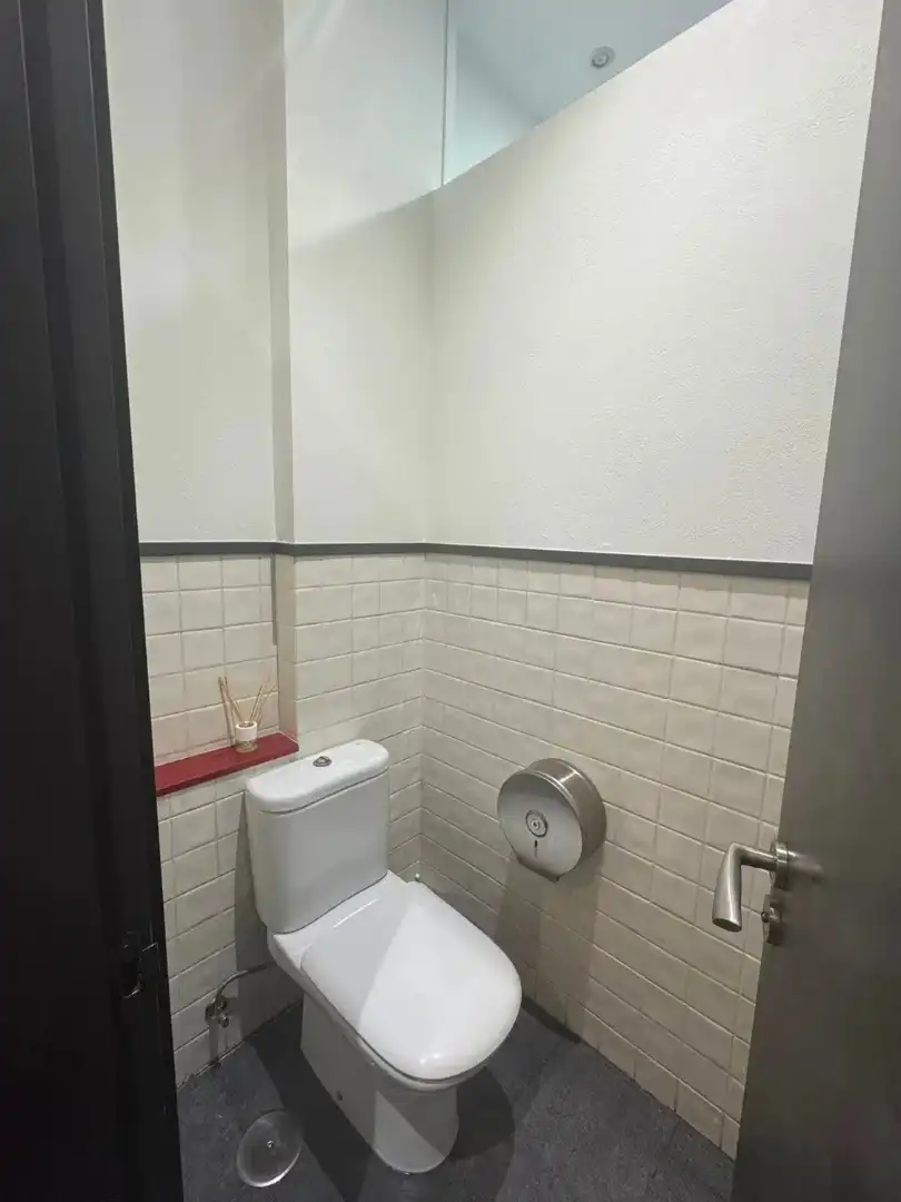 Badezimmer von Geschaftsraum zur Miete in Este