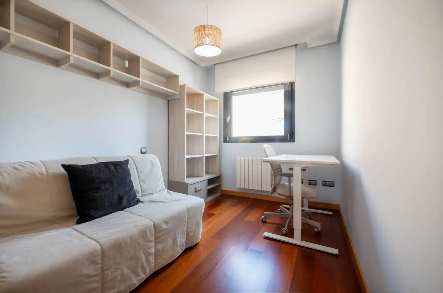 Habitación de Casa adosada en venta en Ávila con Calefacción, Jardín privado y Terraza