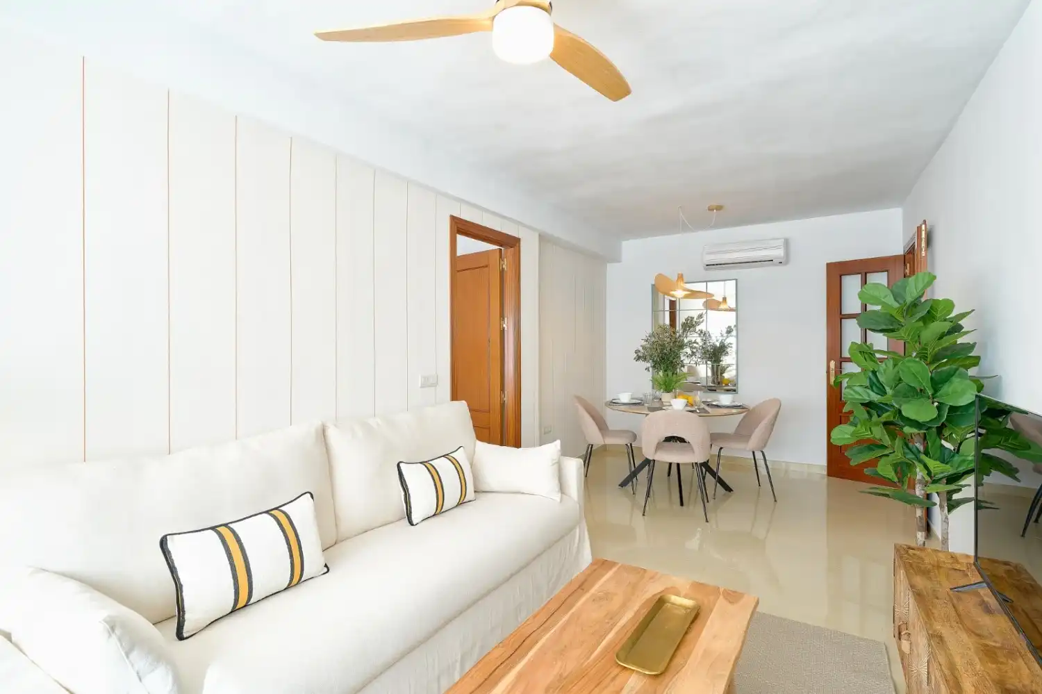 Living room of Flat for rent in Málaga  with Air Conditioner, Furnished and Washing machine