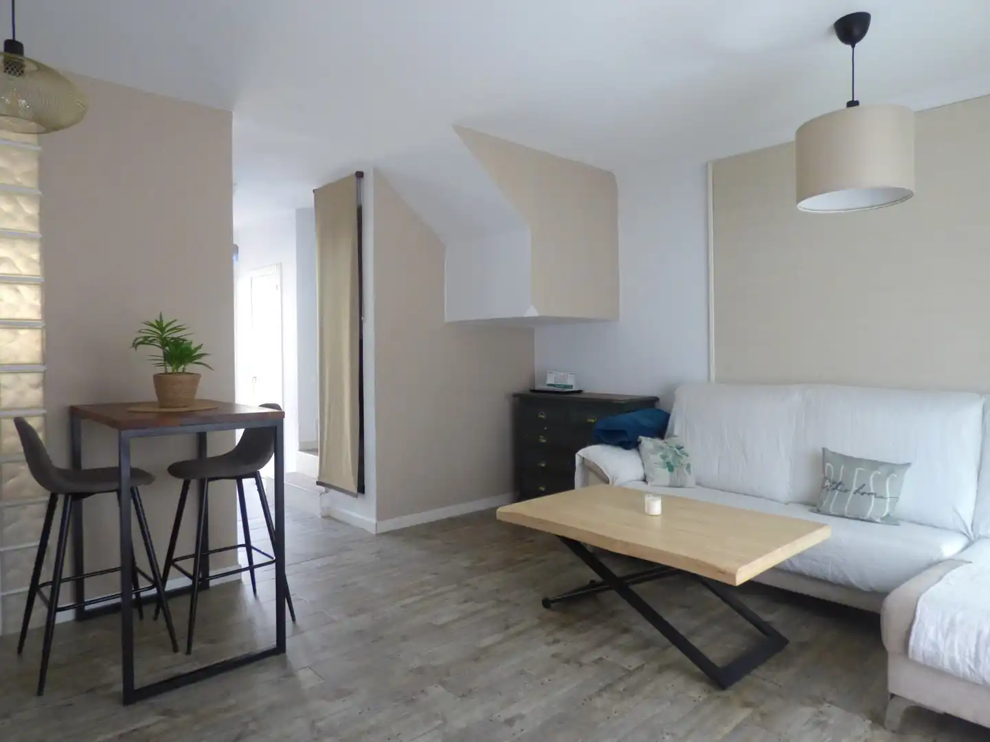 Living room of Detached homes for sale in Puerto Real  with Air Conditioner, Private garden and Community pool