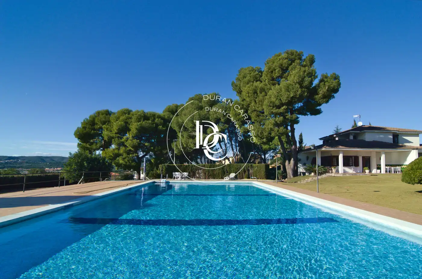 Piscina de Casa o xalet en venda en El Vendrell amb Aire condicionat, Calefacció i Jardí privat