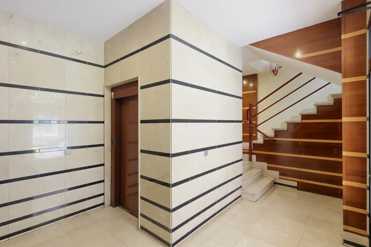 Pis en venda en Oviedo  amb Calefacció, Parquet i Traster