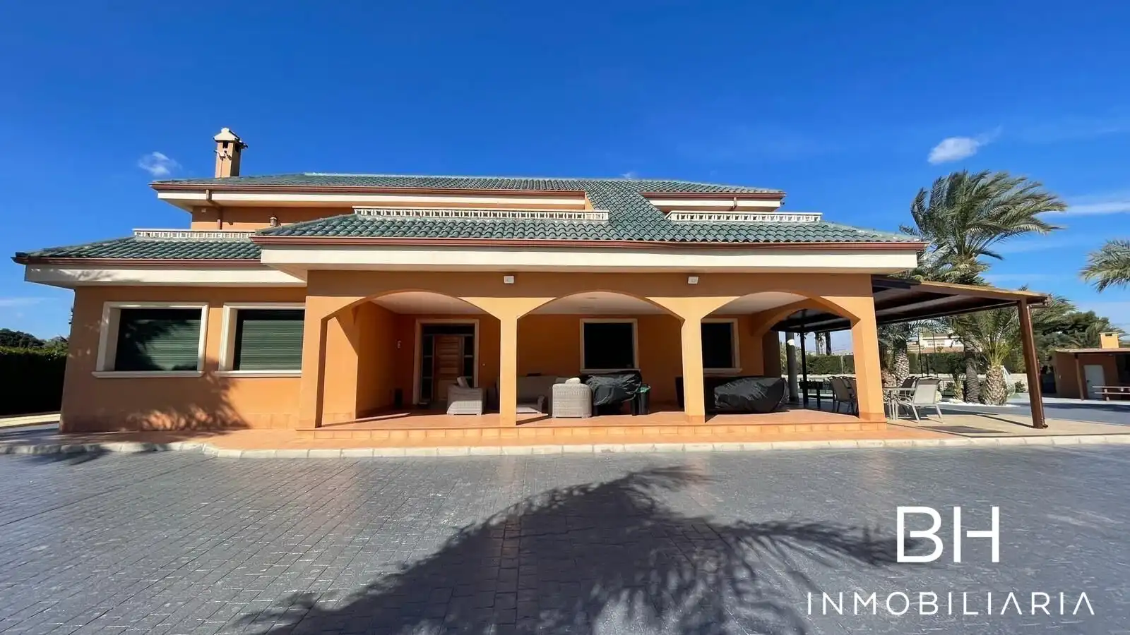 Außenansicht von Haus oder Chalet zur Miete in Elche / Elx mit Klimaanlage, Heizung und Privatgarten