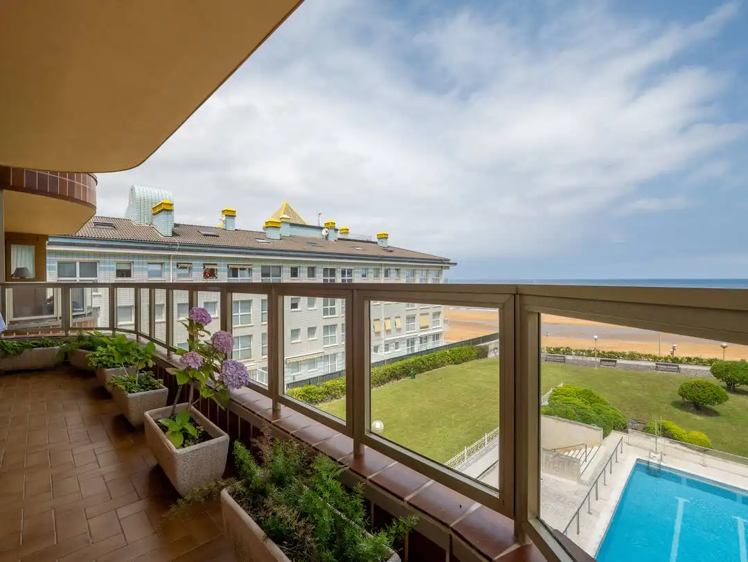 Terrasse von Wohnung zum Verkauf in Zarautz mit Heizung, Privatgarten und Terrasse