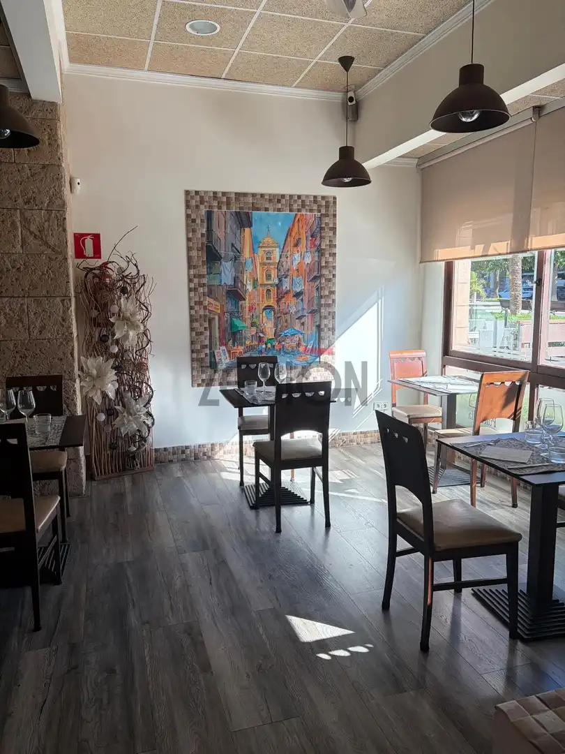 Business premises for transfer in Casco Urbano, imagen 8