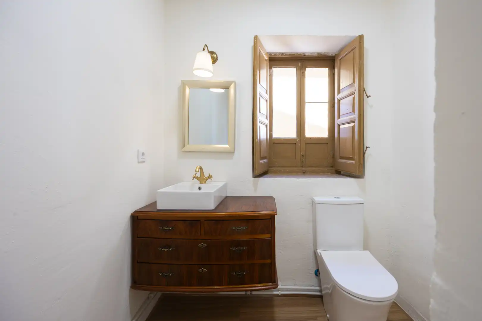 Baño de Casa o chalet en venta en El Puente del Arzobispo con Aire acondicionado, Calefacción y Jardín privado