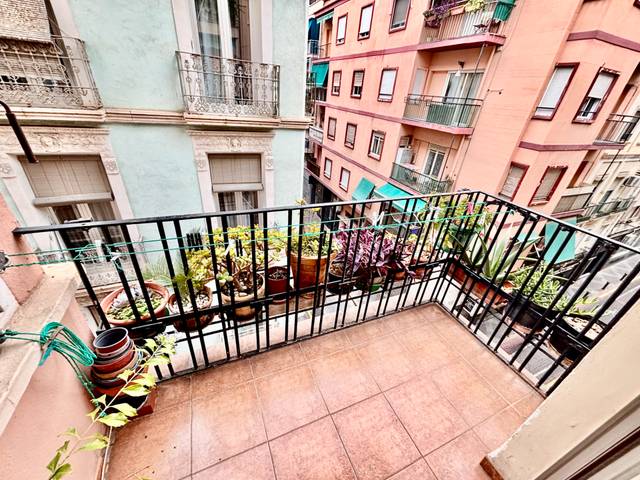 Piso en Venta en Calle Valdés, 6 en Barrio del Centro