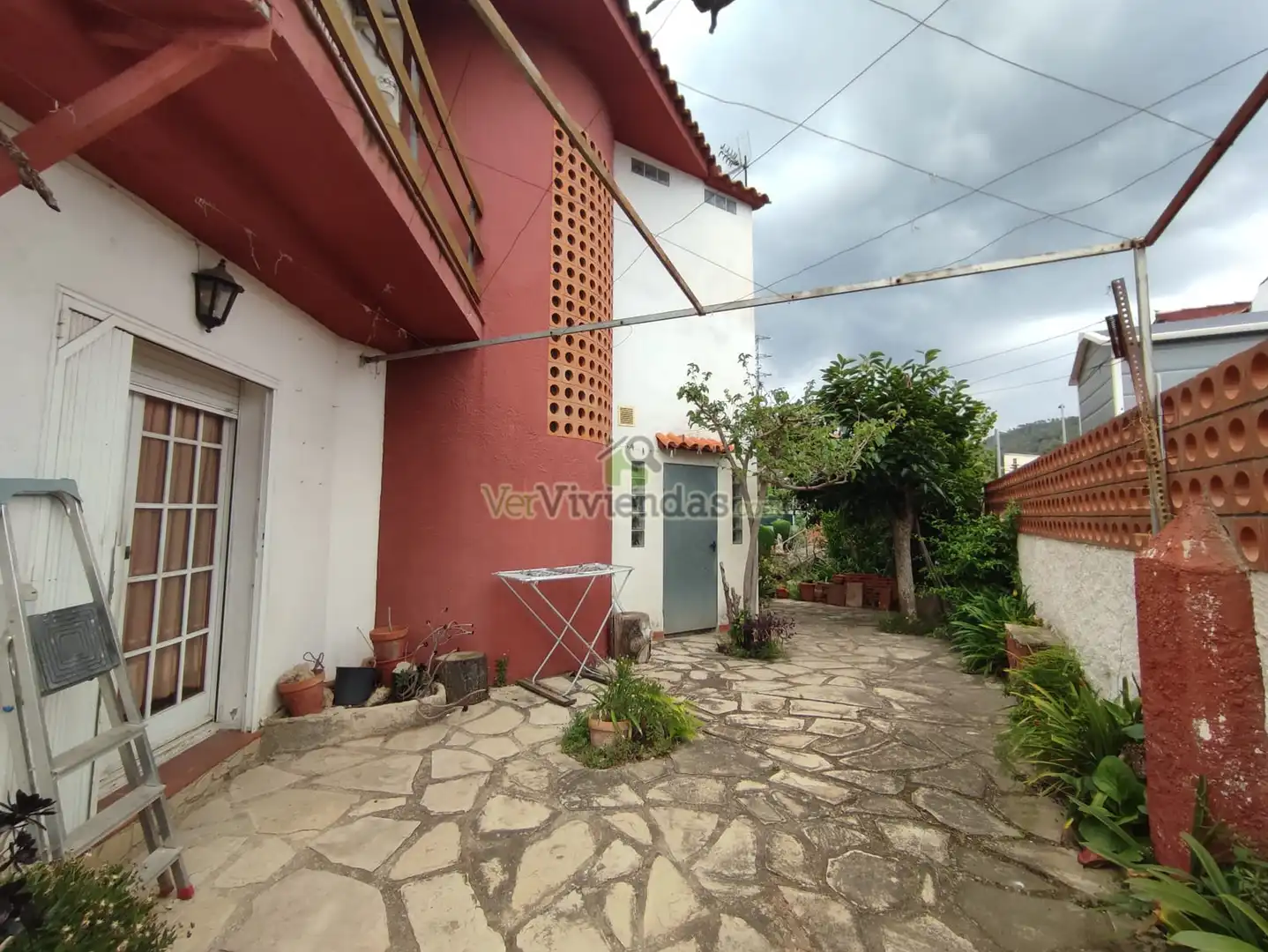 Vista exterior de Casa o chalet en venta en Vallirana con Jardín privado, Terraza y Horno