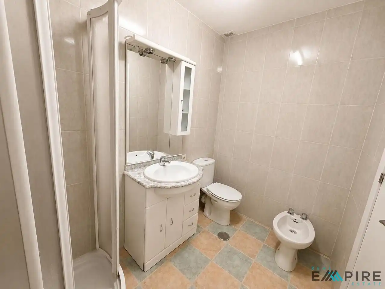 Bathroom of Flat for sale in Parla  with Air Conditioner and Terrace