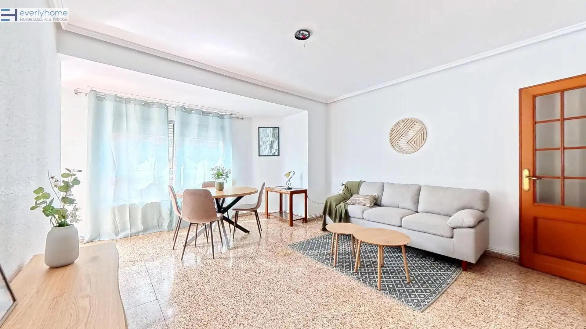 Living room of Flat for rent in Valencia  with Furnished and Balcony