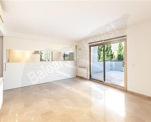 Sala d'estar de Apartament de lloguer en  Palma de Mallorca amb Aire condicionat, Terrassa i Piscina comunitària