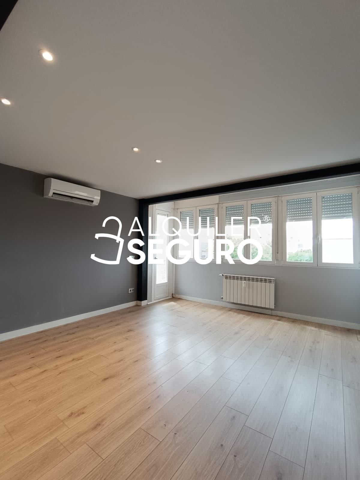 Bedroom of Flat to rent in  Madrid Capital  with Air Conditioner, Heating and Terrace