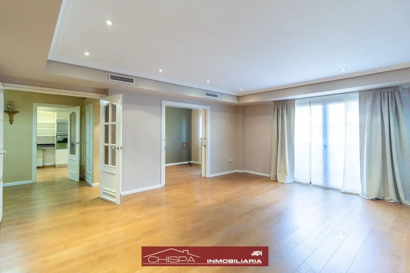 Wohnung zum Verkauf in Valencia mit Klimaanlage, Heizung und Terrasse