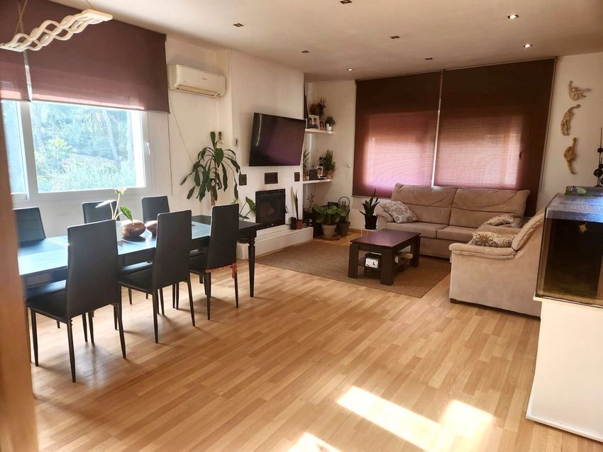 Sala d'estar de Casa o xalet en venda en Godelleta amb Aire condicionat, Jardí privat i Terrassa
