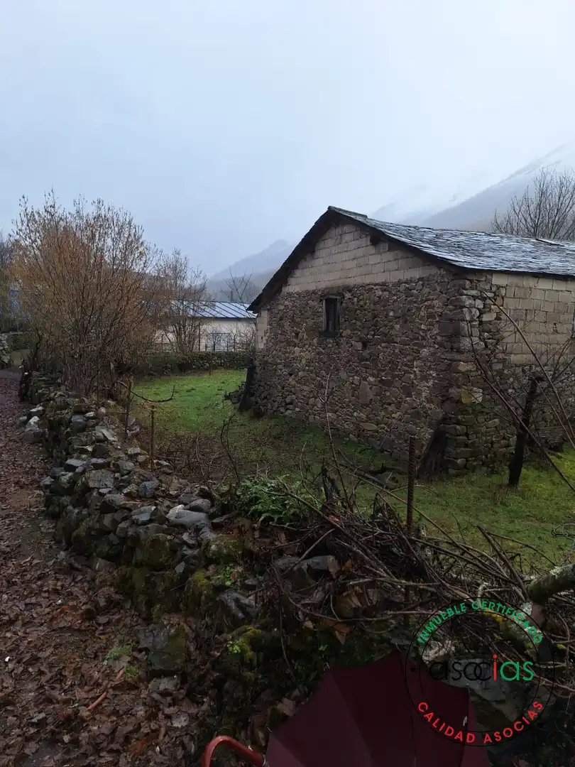 Vista exterior de Casa o xalet en venda en Degaña