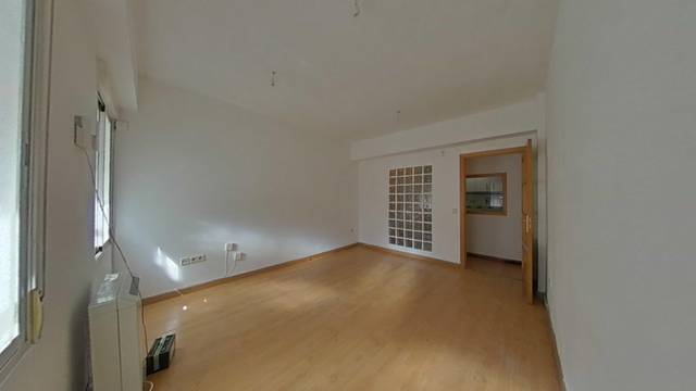 Local comercial en Venta en Calle Cacereños en Villaverde Alto