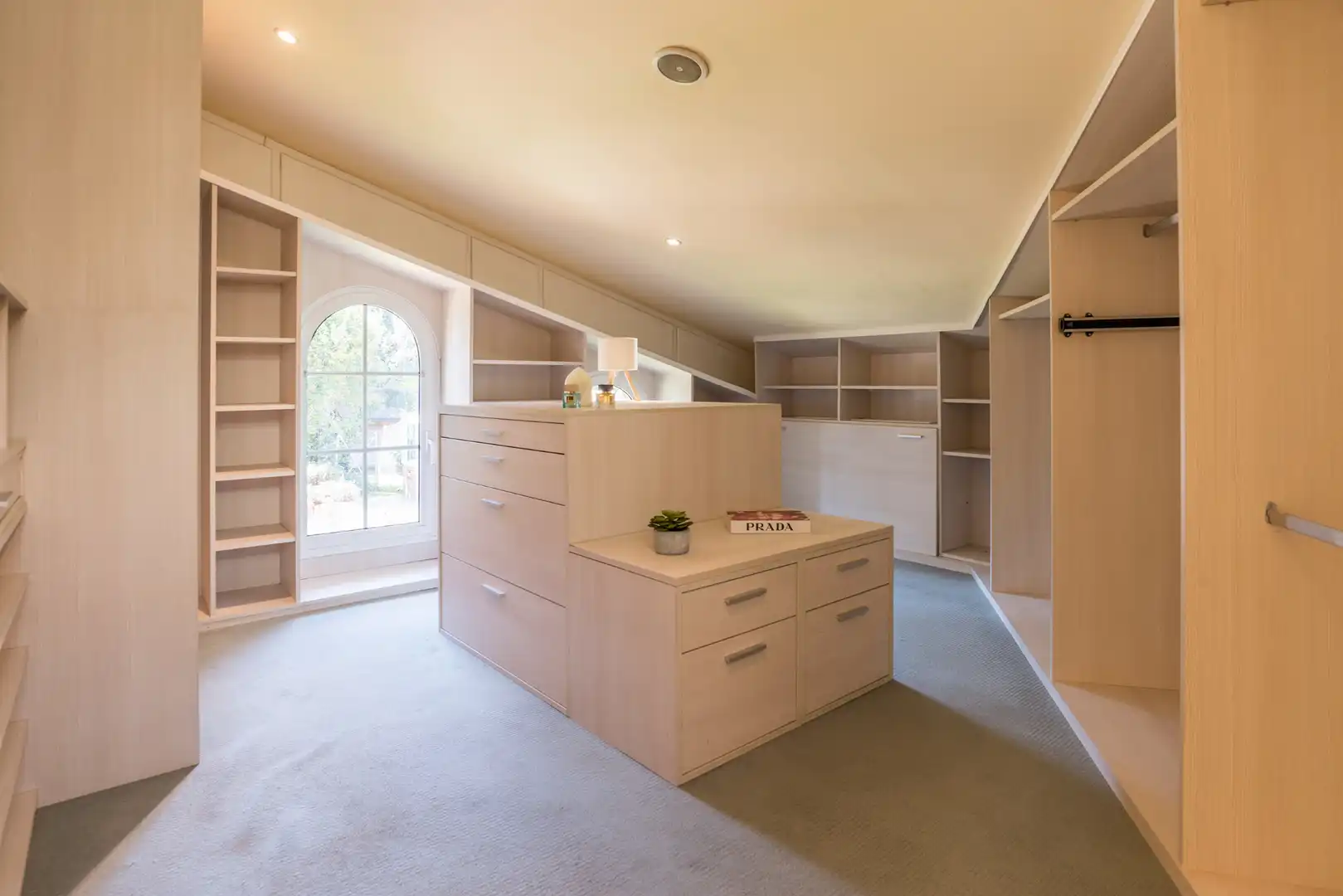 Habitación de Casa o chalet en venta en Pozuelo de Alarcón con Aire acondicionado, Calefacción y Jardín privado
