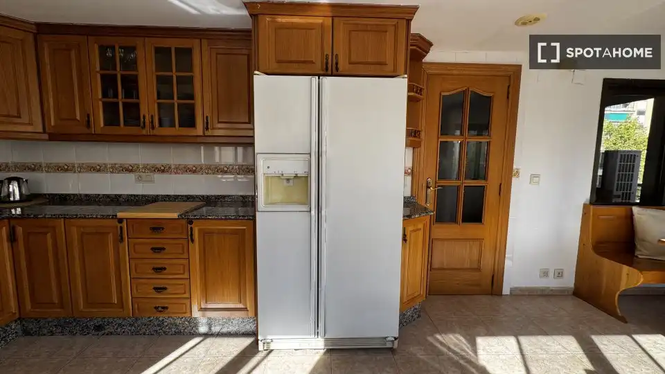 Kitchen of Flat for rent in Valencia  with Air Conditioner, Heating and Furnished