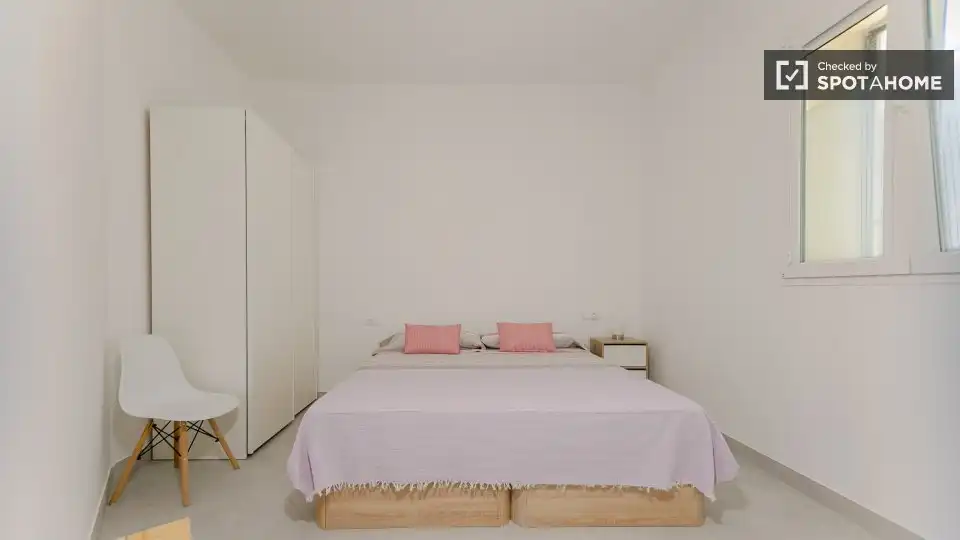 Habitación de Piso de alquiler en Valencia con Aire acondicionado, Calefacción y Amueblado