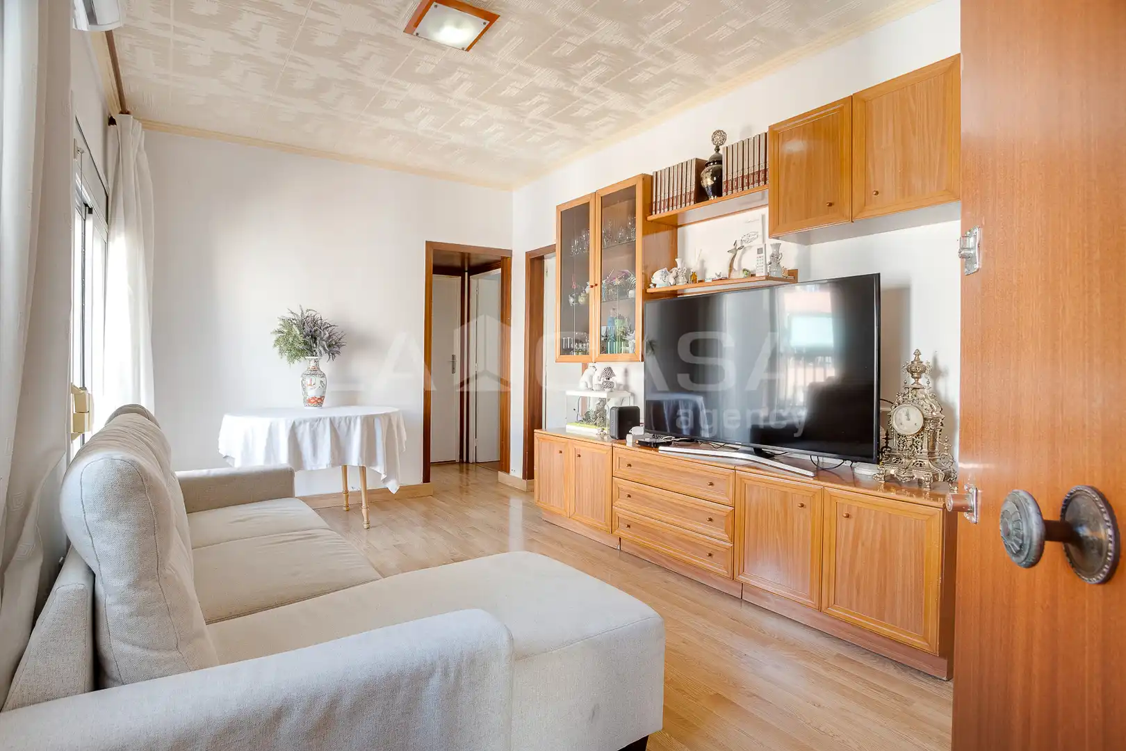Sala de estar de Piso en venta en Sant Boi de Llobregat con Aire acondicionado, Calefacción y Parquet