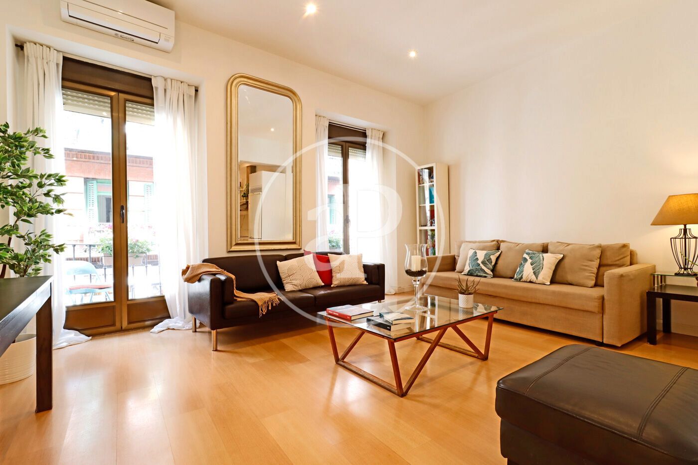 Living room of Flat to rent in  Madrid Capital  with Air Conditioner, Heating and Furnished