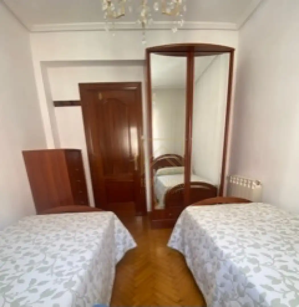 Bedroom of Flat for rent in Camargo  with Heating, Parquet flooring and Furnished
