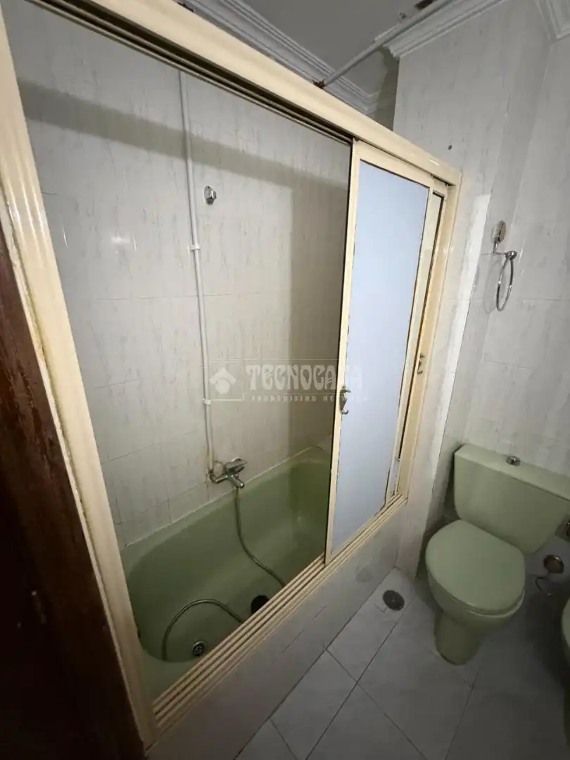 Badezimmer von Wohnung zum Verkauf in Fuenlabrada mit Heizung