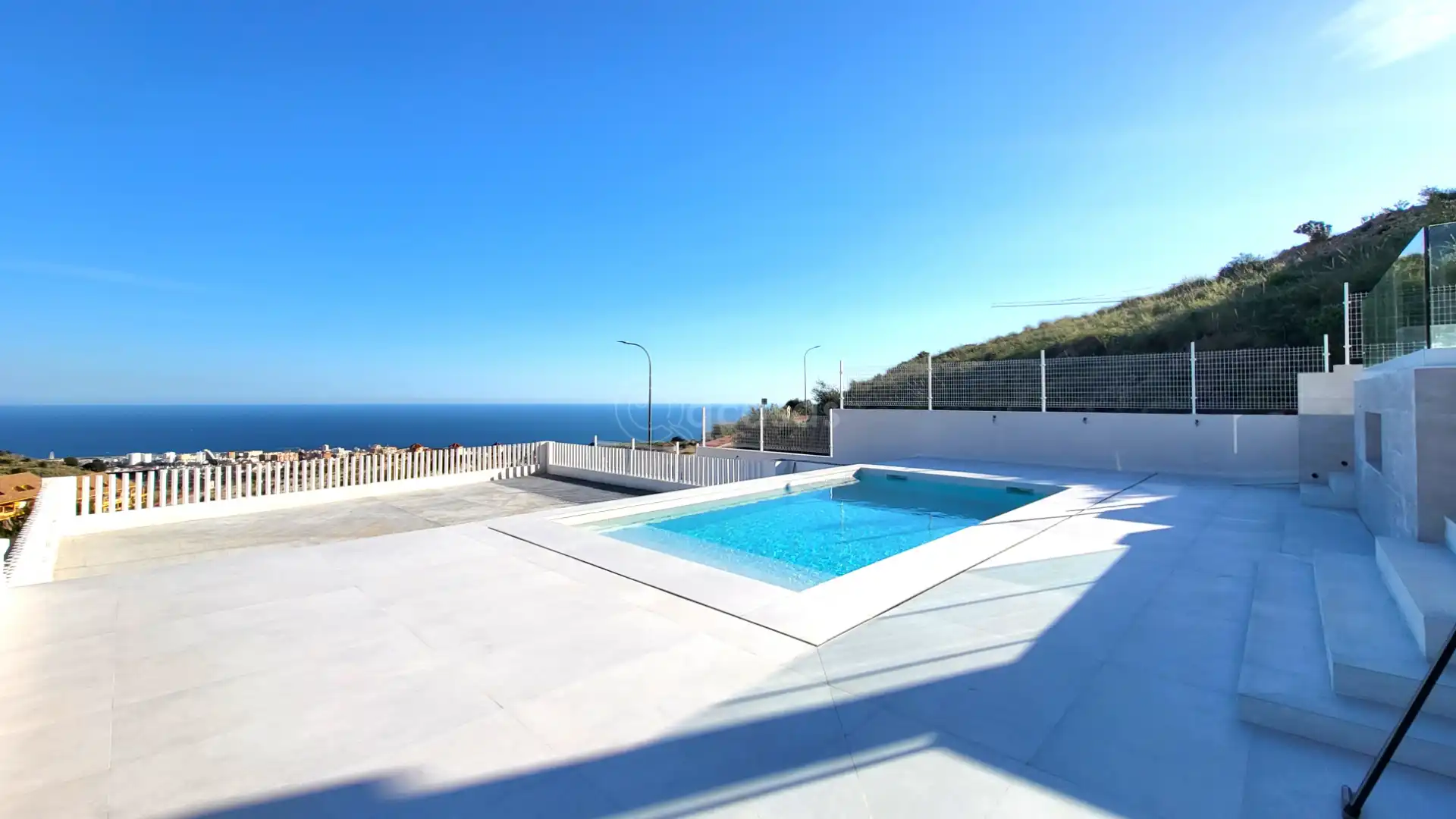 Piscina de Casa o chalet en venta en Benalmádena con Aire acondicionado, Calefacción y Jardín privado