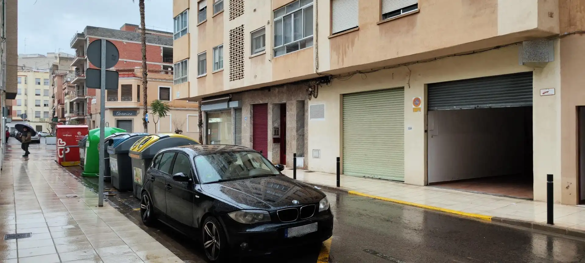 Local comercial de lloguer a Este, imagen 2