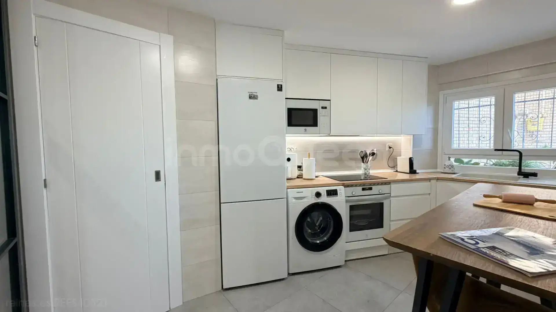 Kitchen of Flat for sale in Zaragoza  with Heating, Terrace and Furnished