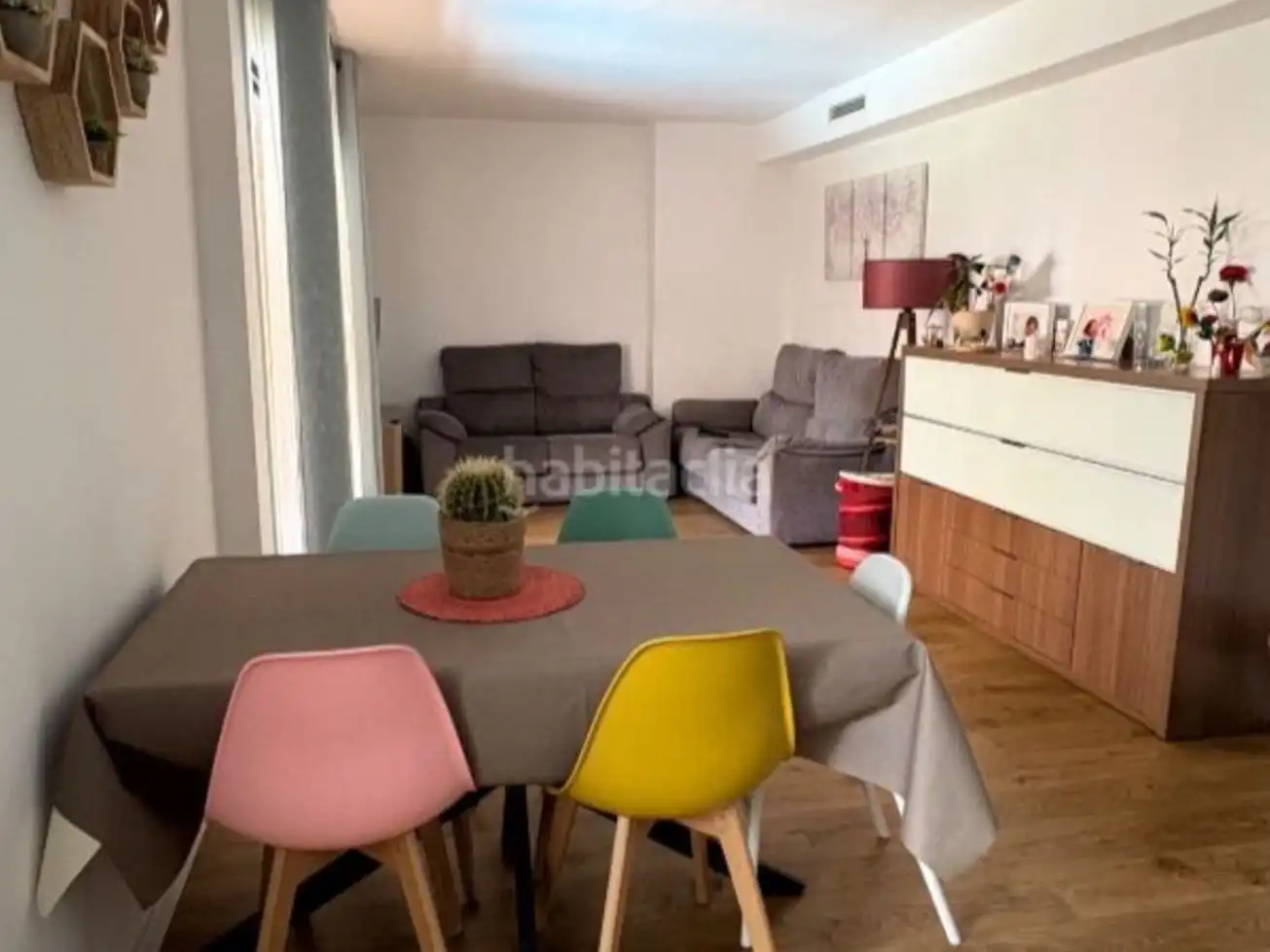 Wohnzimmer von Wohnung zum Verkauf in Sant Boi de Llobregat mit Klimaanlage, Terrasse und Schwimmbad